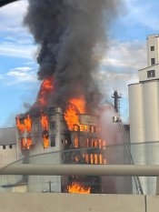 Photo of fire at Pendleton Flour Mills